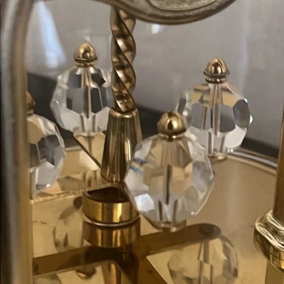 Linden Quartz clock. Gold with black hands, glass dome 10” tall 5” across - Picture 4 of 4